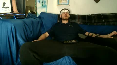 straitpipermann22 online show from December 4, 2:18 am