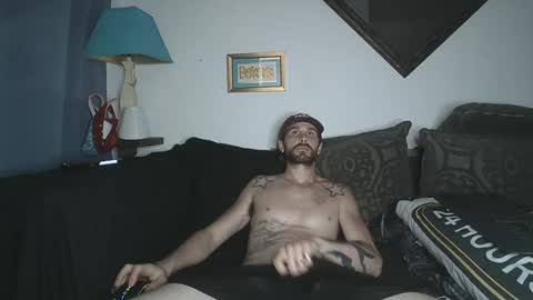 Snapshot of straitpipermann22 chatting on October 11, 7:23 am straitpipermann22 online show from October 11, 7:23 am