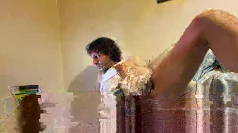 Snapshot of stratocasterluigi chatting on January 23, 11:37 pm jizzers online show from January 23, 11:37 pm