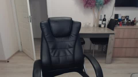 strong_guy_xxx online show from November 10, 11:26 am