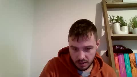 Snapshot of suggs124 chatting on December 9, 7:50 am suggs124 online show from December 9, 7:50 am
