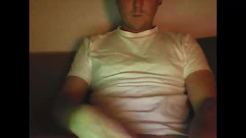 sunnygun0 online show from December 19, 9:28 pm