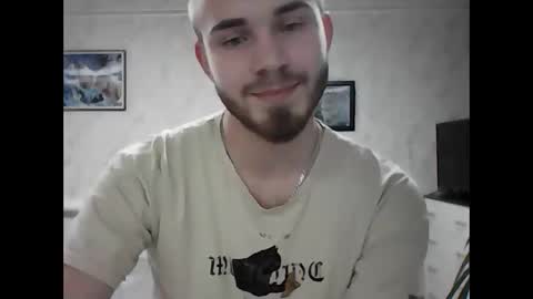 Snapshot of supermanqsky chatting on December 7, 3:41 pm SupermanQSky online show from December 7, 3:41 pm