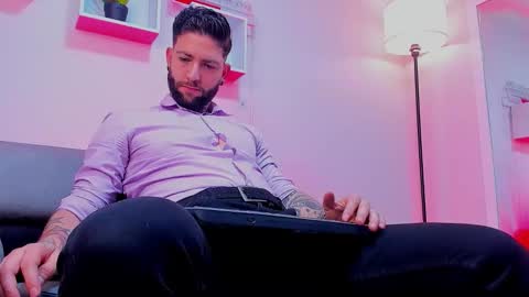 supreme_alpha_ online show from November 27, 9:29 pm