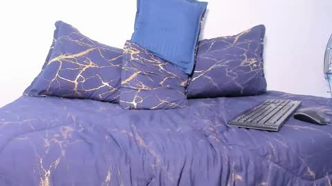 Snapshot of sweet_santii chatting on September 11, 10:20 pm Santiago online show from September 11, 10:20 pm