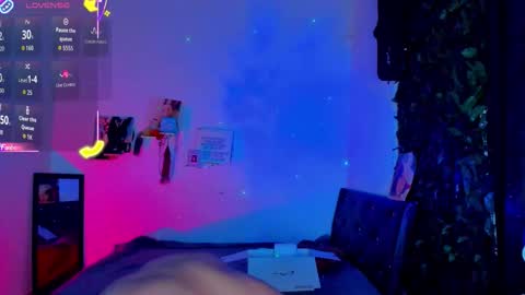 Steven independent model online show from October 21, 11:18 pm