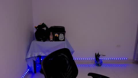 Lian online show from December 9, 2:45 am