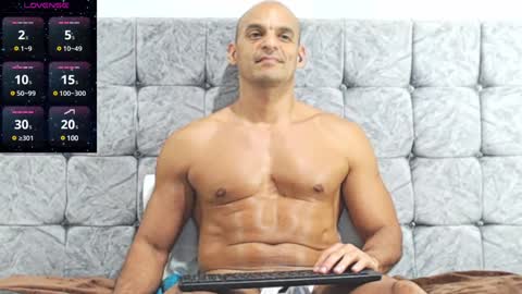    ------- Hi Im Willy  follow me do not forget to put the thumb up  online show from January 28, 1:08 am