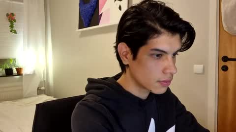 please dont tell me im im not swiss i know it is just a nickname i pick it has other meaninghttps ....... online show from December 26, 2:59 pm