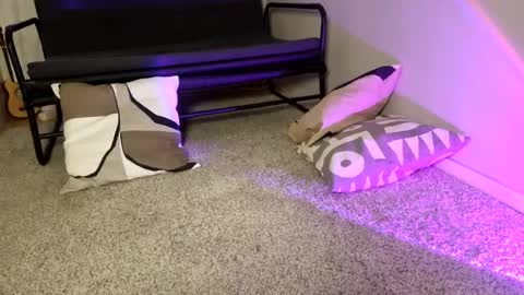 please dont tell me im im not swiss i know it is just a nickname i pick it has other meaninghttps ....... online show from February 12, 10:04 pm