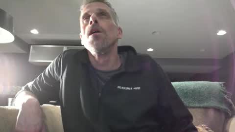 swontguy2025 online show from March 9, 6:28 am