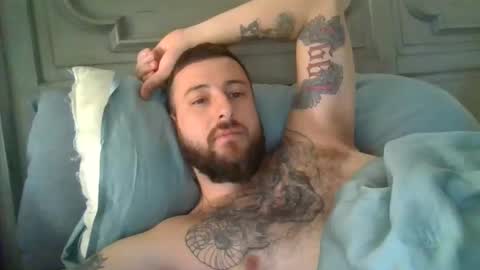 swoozy_ online show from November 28, 7:16 pm