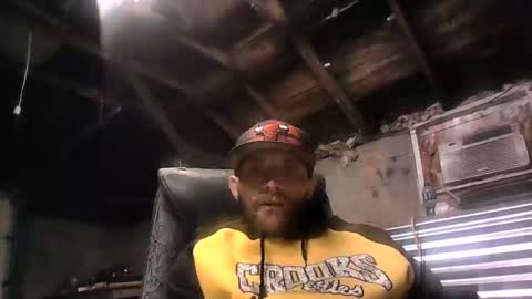Snapshot of swovey chatting on October 27, 7:10 am swovey online show from October 27, 7:10 am