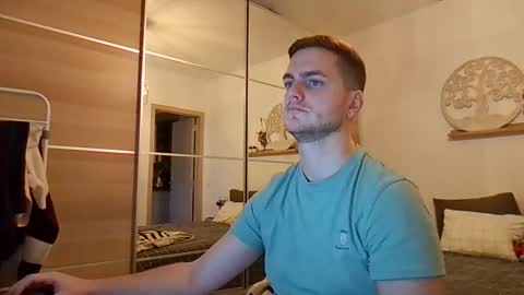 syl092 online show from December 2, 5:05 pm