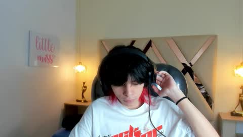 sylasfrost online show from February 23, 11:56 am