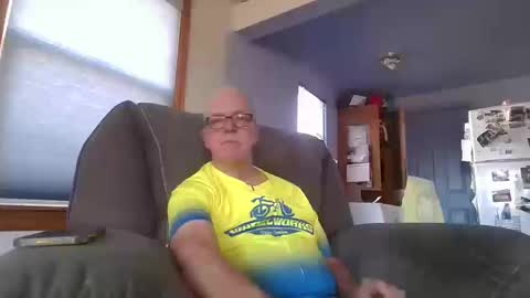 tacrunner66_ online show from October 14, 9:11 pm