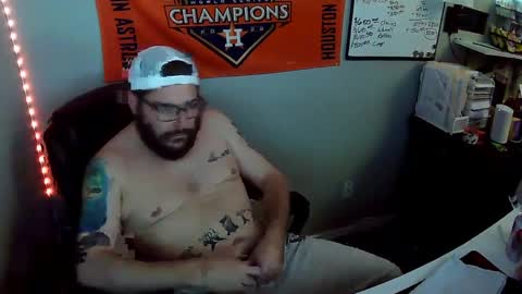 TaintNuzzler online show from September 29, 8:13 am