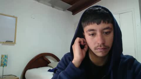 Snapshot of talhi_ chatting on December 28, 4:20 pm talhi_ online show from December 28, 4:20 pm