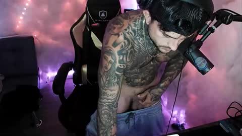 Snapshot of tatted_daddy69 chatting on October 14, 1:56 am tatted_daddy69 online show from October 14, 1:56 am
