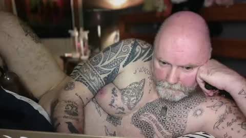 Tattooeddilf 01 online show from March 15, 11:33 pm