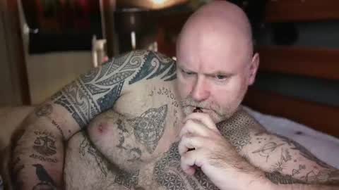 Tattooeddilf 01 online show from February 15, 7:44 pm