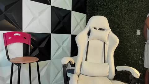 Taylor online show from March 5, 1:13 am