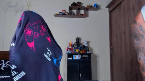 taylor_mclane1 online show from February 5, 6:48 pm