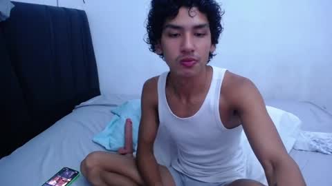 Tayron online show from March 4, 9:32 pm