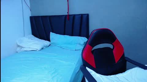 Tayron online show from October 9, 5:29 pm