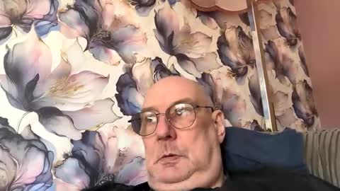 Mark online show from October 1, 12:31 pm