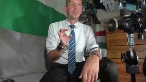 Virg Lszl online show from September 30, 12:20 pm