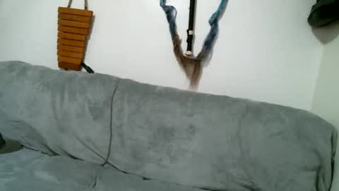 Axle online show from December 3, 8:17 pm