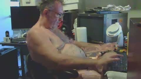 Snapshot of thang5545 chatting on February 7, 3:24 am thang5545 online show from February 7, 3:24 am