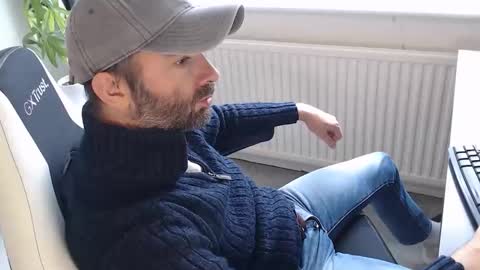 Snapshot of the_sensual_masturwait chatting on October 13, 10:43 am the_sensual_masturwait online show from October 13, 10:43 am