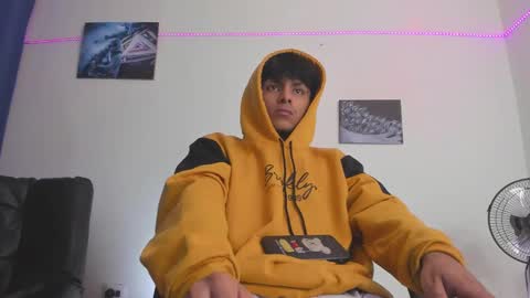 Snapshot of the_weed_guys chatting on January 23, 12:57 am Danny online show from January 23, 12:57 am