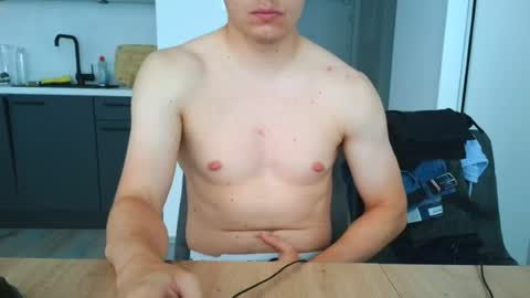 thecuteguy144949 online show from June 17, 9:33 am