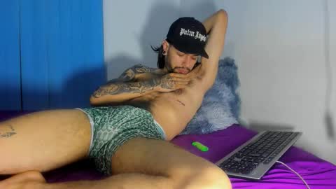 Snapshot of theferxxo_12 chatting on October 31, 1:07 am independent Model online show from October 31, 1:07 am