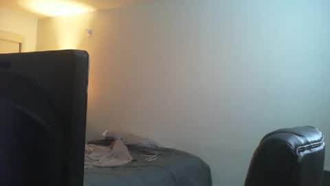 Snapshot of theman18951pa chatting on January 2, 3:29 pm theman18951pa online show from January 2, 3:29 pm