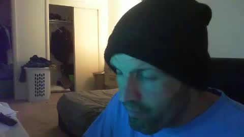 Snapshot of theman18951pa chatting on December 19, 10:00 pm theman18951pa online show from December 19, 10:00 pm