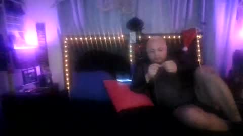 theone4209 online show from December 16, 10:11 am