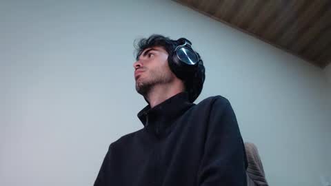 Santiago Enrique online show from February 25, 5:19 am