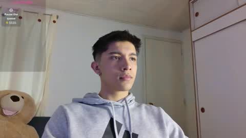 thesaint_xxx online show from April 13, 7:25 pm