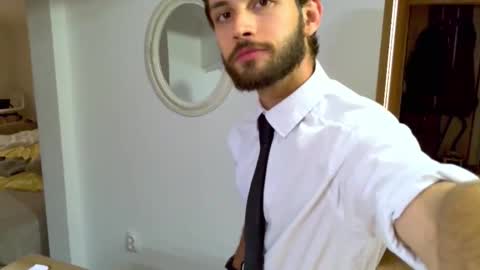 Snapshot of thewaiter2025 chatting on October 27, 6:43 pm The Waiter online show from October 27, 6:43 pm