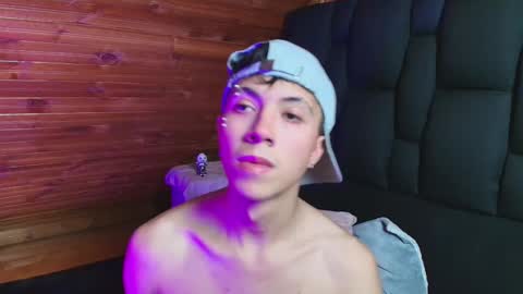 thiago_n_sam online show from October 17, 6:56 pm