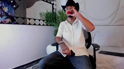 ThiagoFerreti online show from October 7, 3:43 am