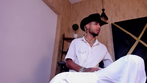 ThiagoFerreti online show from September 22, 3:17 am