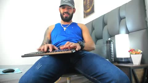 Thia Gomez online show from April 9, 7:42 pm