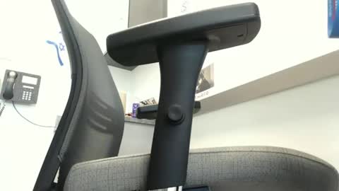 thickness44143 online show from May 4, 3:58 pm