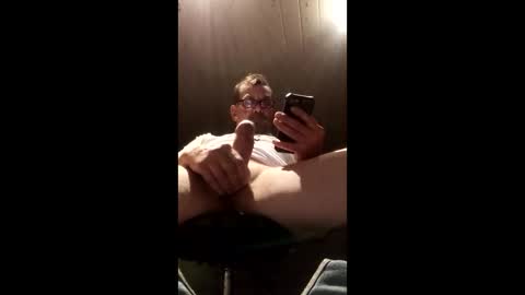 thickwhiteboydick online show from April 17, 9:23 am
