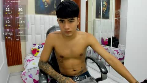  THIAGO COLLINS  online show from June 10, 9:59 pm